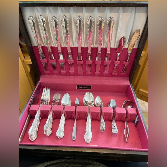 Rogers Oneida Cutlery - Picture 1 of 1